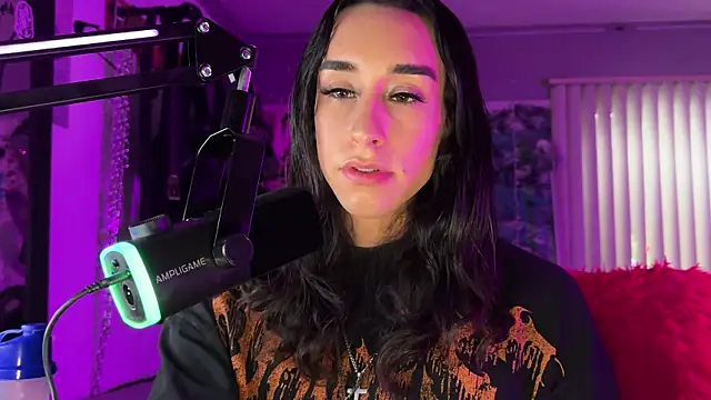 xoFrankie online show from April 9, 11:11 pm