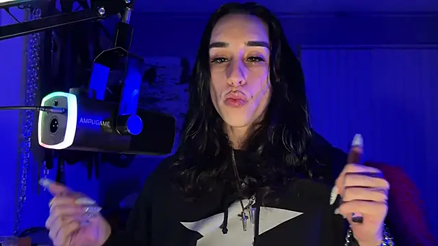 xoFrankie online show from April 8, 6:59 am