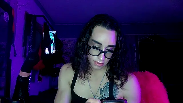 Snapshot of xoFrankie chatting on November 10, 1:54 am xoFrankie online show from November 10, 1:54 am