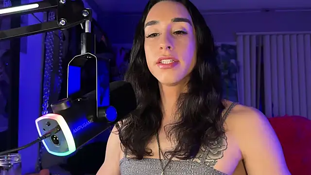 xoFrankie online show from April 7, 3:19 am