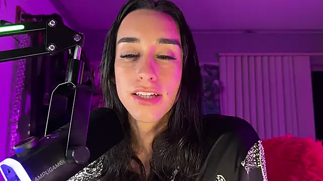 xoFrankie online show from April 13, 7:34 am