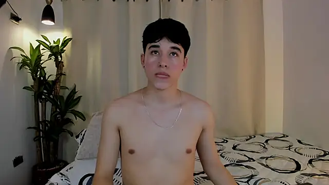 mrhot night online show from December 3, 11:36 pm