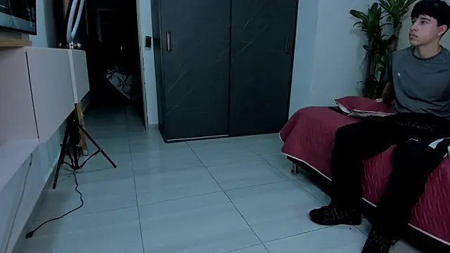 mrhot night online show from January 11, 2:07 am