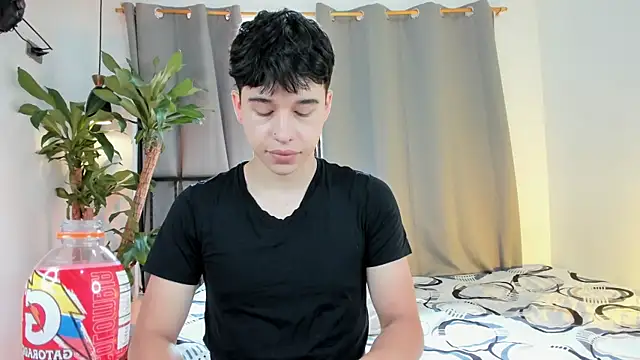 mrhot night online show from June 26, 8:25 pm