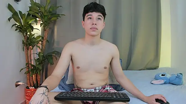 mrhot night online show from May 26, 12:25 pm