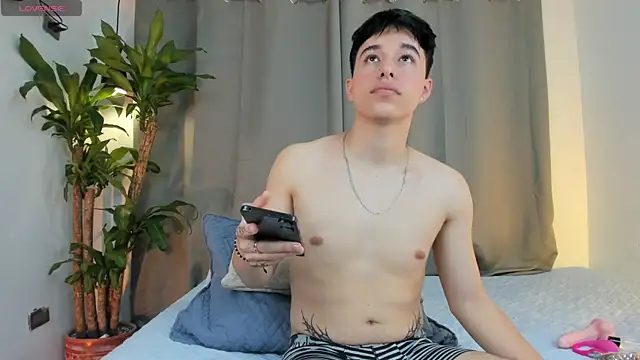 mrhot night online show from May 12, 11:27 am