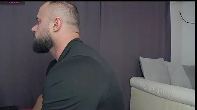 Snapshot of RickyMiami1 chatting on October 5, 1:35 pm RickyMiami1 online show from October 5, 1:35 pm