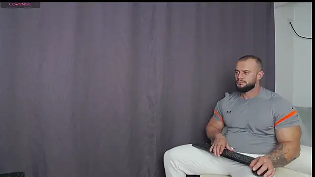 Snapshot of RickyMiami1 chatting on September 28, 6:48 pm RickyMiami1 online show from September 28, 6:48 pm