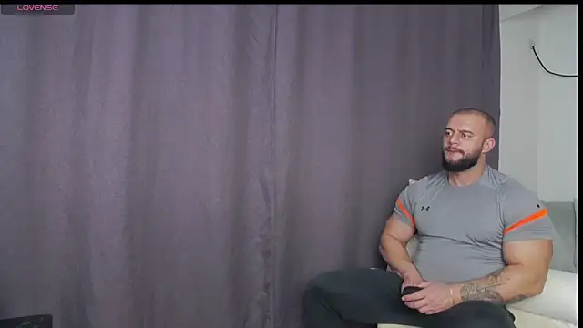 Snapshot of RickyMiami1 chatting on November 16, 6:01 pm RickyMiami1 online show from November 16, 6:01 pm