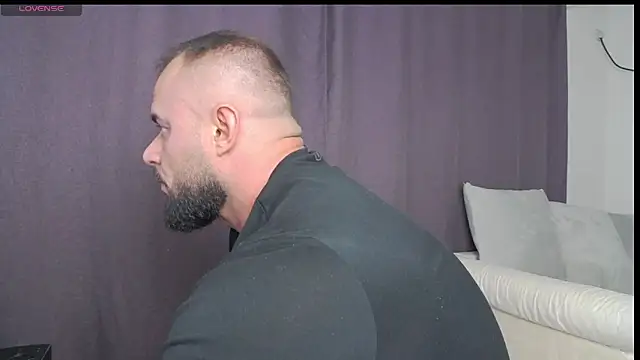 Snapshot of RickyMiami1 chatting on October 2, 8:01 pm RickyMiami1 online show from October 2, 8:01 pm