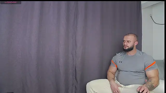 Snapshot of RickyMiami1 chatting on November 17, 6:45 pm RickyMiami1 online show from November 17, 6:45 pm