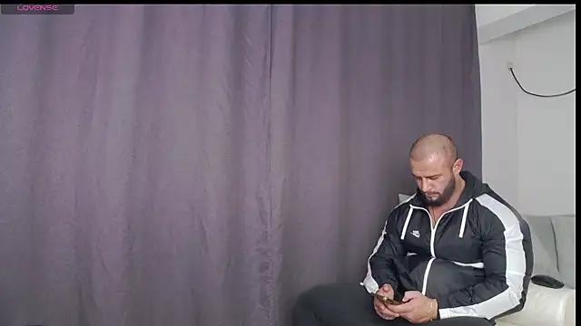 Snapshot of RickyMiami1 chatting on November 4, 5:06 pm RickyMiami1 online show from November 4, 5:06 pm