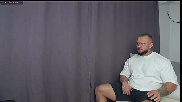 Snapshot of RickyMiami1 chatting on September 18, 7:28 pm RickyMiami1 online show from September 18, 7:28 pm