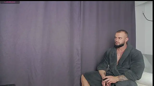 Snapshot of RickyMiami1 chatting on October 11, 9:38 pm RickyMiami1 online show from October 11, 9:38 pm