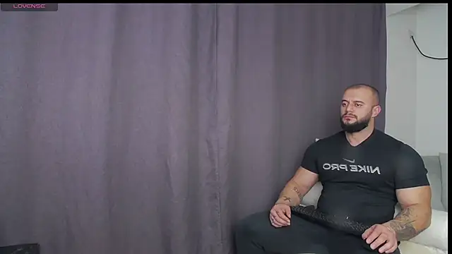 Snapshot of RickyMiami1 chatting on November 24, 6:30 pm RickyMiami1 online show from November 24, 6:30 pm