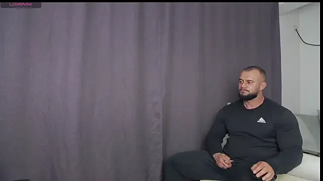 Snapshot of RickyMiami1 chatting on October 10, 7:47 pm RickyMiami1 online show from October 10, 7:47 pm