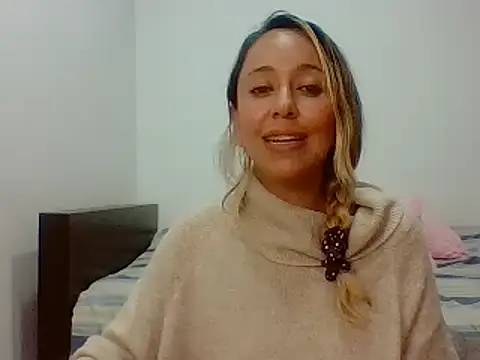 Snapshot of leah_susman chatting on November 14, 6:17 am leah susman online show from November 14, 6:17 am