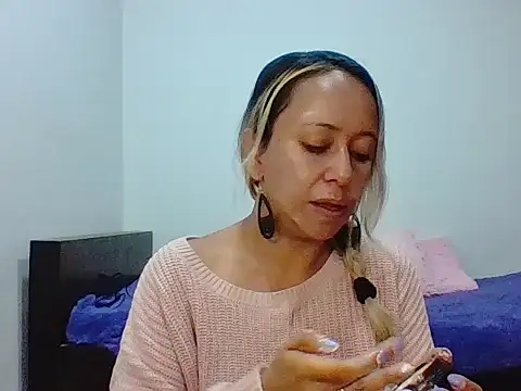 leah susman online show from October 10, 2:12 am