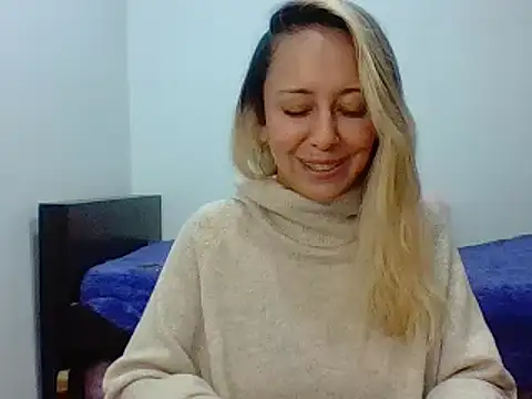 Snapshot of leah_susman chatting on September 26, 1:56 am leah susman online show from September 26, 1:56 am