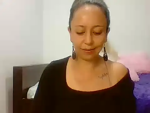 Snapshot of leah_susman chatting on November 23, 1:59 am leah susman online show from November 23, 1:59 am