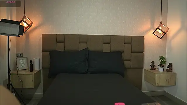 Julieth Rojas online show from July 14, 4:17 am