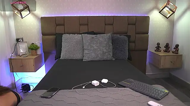 Julieth Rojas online show from April 12, 4:16 am