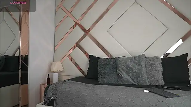 Julieth Rojas online show from April 23, 4:30 am