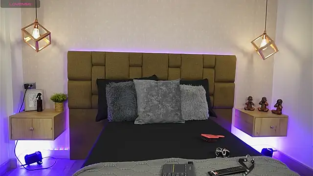 Julieth Rojas online show from March 25, 4:56 am