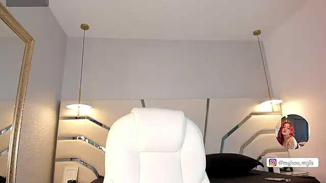 Julieth Rojas online show from September 13, 4:12 am