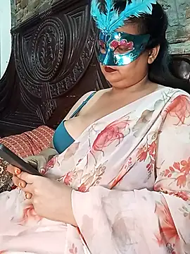 Snapshot of Tanisha-Chy chatting on July 6, 5:48 pm Tanisha-Chy online show from July 6, 5:48 pm
