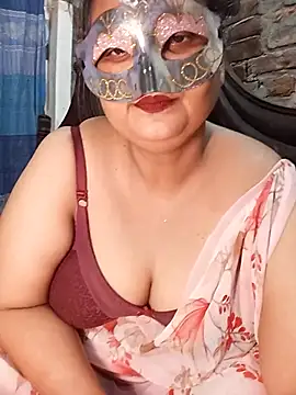 Snapshot of Tanisha-Chy chatting on July 8, 4:13 am Tanisha-Chy online show from July 8, 4:13 am