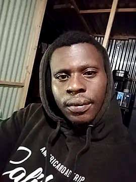 Snapshot of FANTASYROOM23 chatting on April 10, 11:23 pm FANTASYROOM23 online show from April 10, 11:23 pm