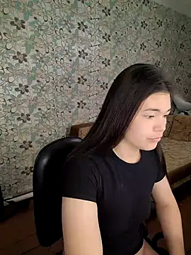 Snapshot of Albi_Glow chatting on September 22, 2:28 am Albi Glow online show from September 22, 2:28 am