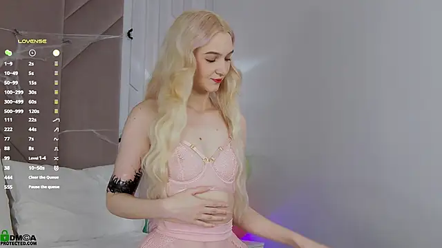 SaraHearts online show from October 23, 1:37 am