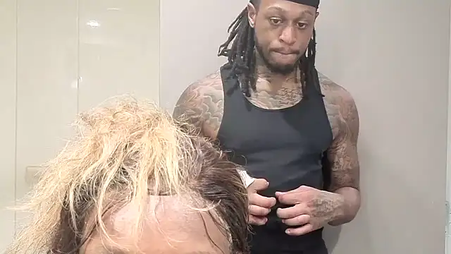 Snapshot of CinnaCakesss chatting on September 22, 10:54 am CinnaCakesss online show from September 22, 10:54 am