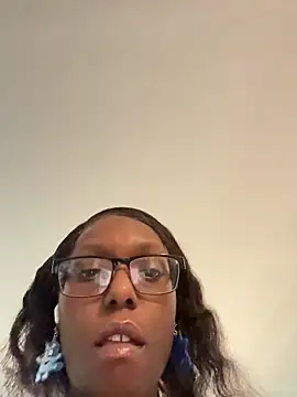 CinnaCakesss online show from March 18, 11:27 pm