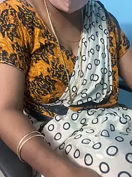 Snapshot of monal_95 chatting on February 6, 2:24 pm monal 95 online show from February 6, 2:24 pm