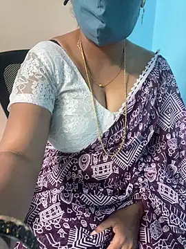 Snapshot of monal_95 chatting on February 18, 11:12 pm monal 95 online show from February 18, 11:12 pm