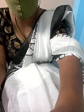 Snapshot of monal_95 chatting on January 8, 4:57 pm monal 95 online show from January 8, 4:57 pm