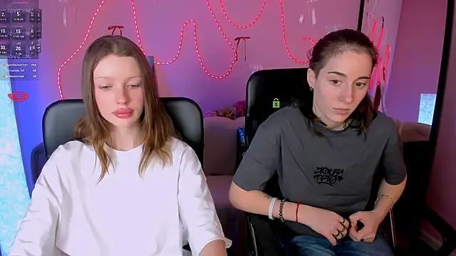 khloebeauty online show from April 4, 7:09 pm