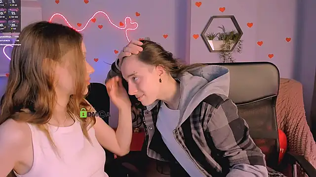 khloebeauty online show from March 15, 8:16 pm