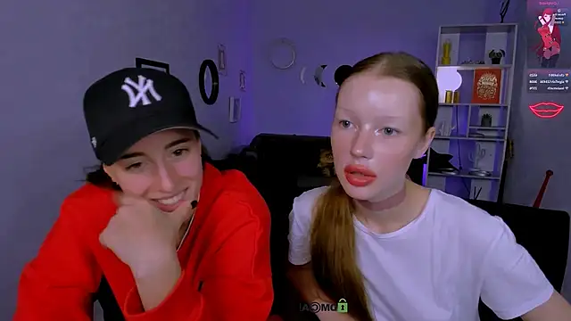 Snapshot of khloebeauty chatting on October 9, 7:36 pm khloebeauty online show from October 9, 7:36 pm