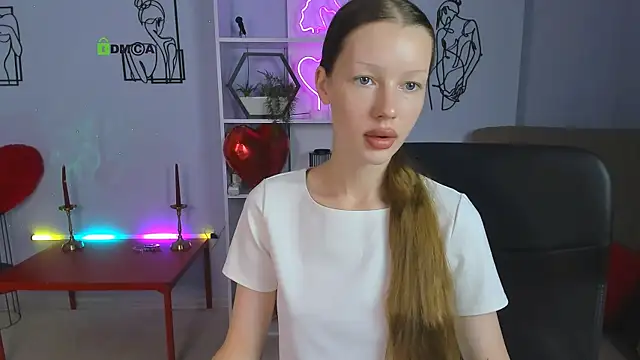 Snapshot of khloebeauty chatting on September 17, 5:53 am khloebeauty online show from September 17, 5:53 am
