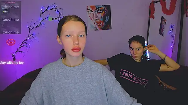 khloebeauty online show from December 5, 8:06 pm