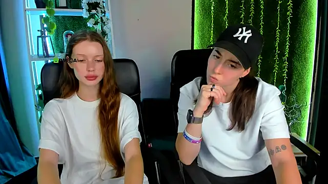 Snapshot of khloebeauty chatting on July 7, 12:20 pm khloebeauty online show from July 7, 12:20 pm