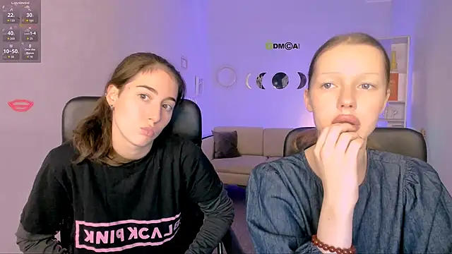 khloebeauty online show from November 22, 8:08 pm