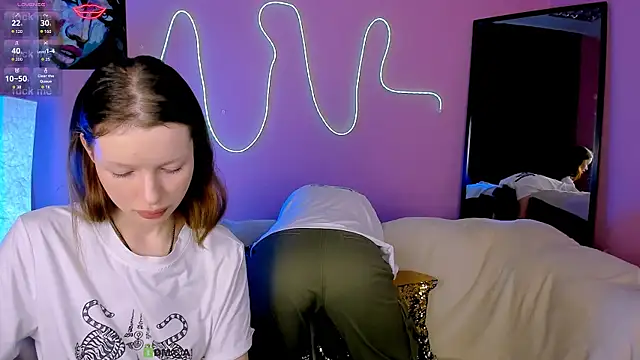 khloebeauty online show from February 27, 8:30 pm