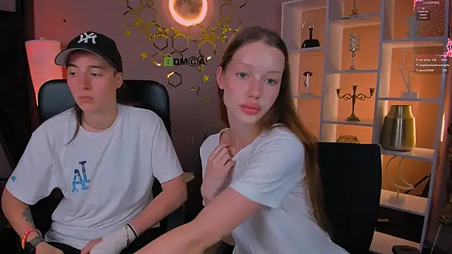 Snapshot of khloebeauty chatting on June 26, 12:33 pm khloebeauty online show from June 26, 12:33 pm