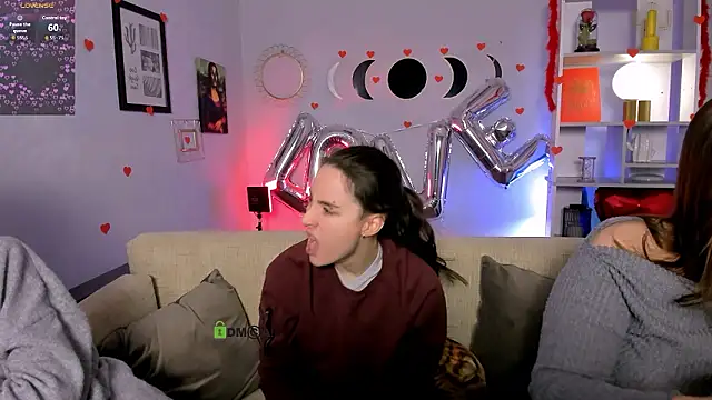 khloebeauty online show from February 7, 8:28 pm