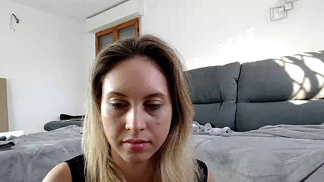 Snapshot of L_Sofia chatting on October 14, 3:23 pm L Sofia online show from October 14, 3:23 pm